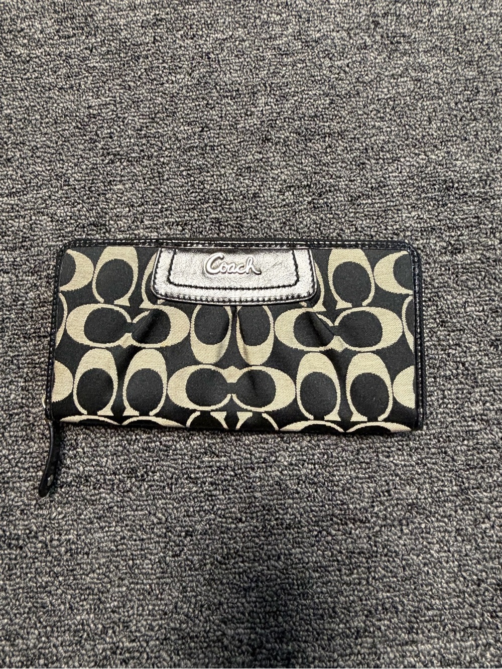 Coach Signature Continental Wallet in Black and Cream